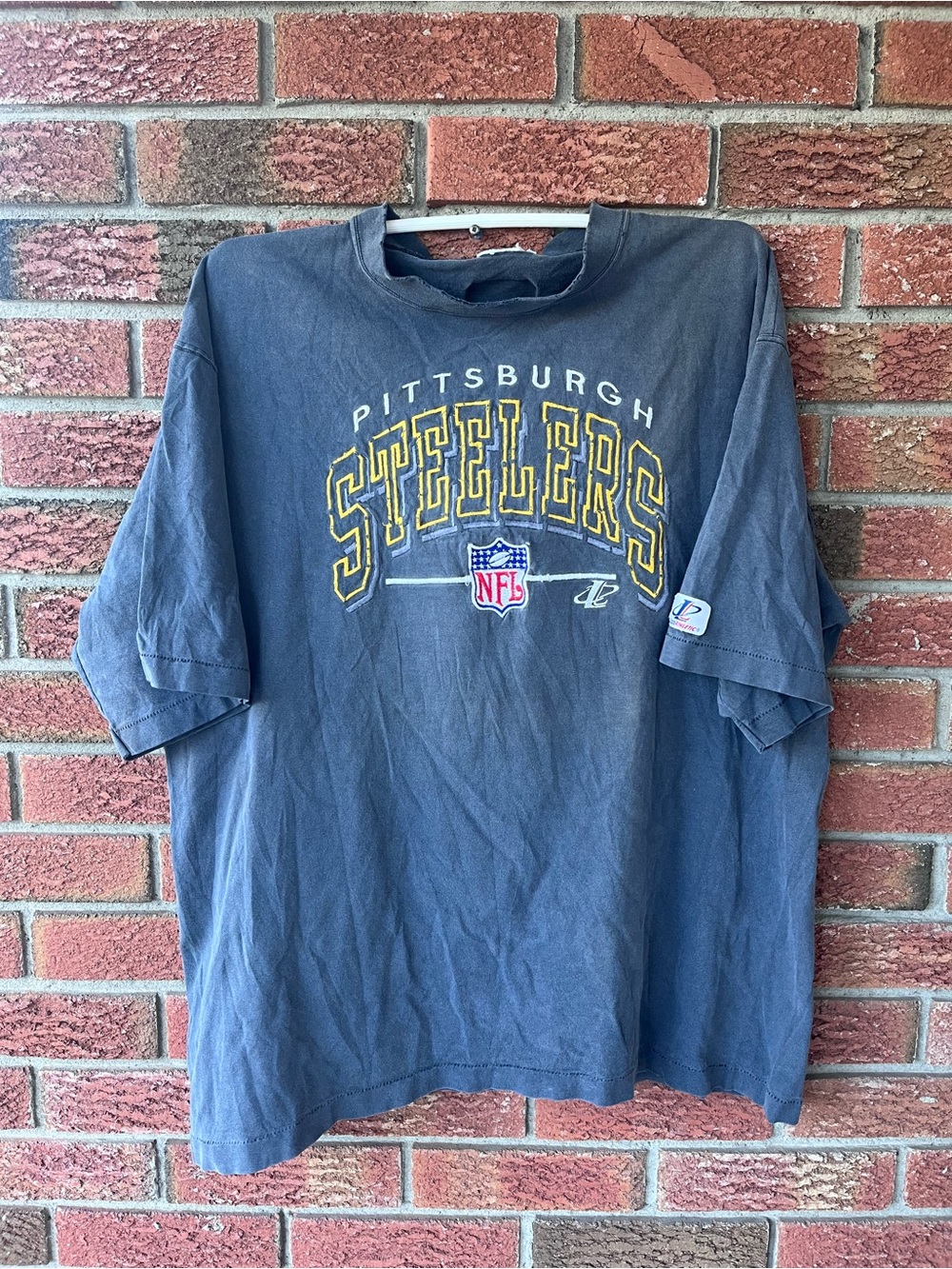 vintage 1990s Pittsburgh Steelers NFL logo athletic tshirt Sz men’s xl